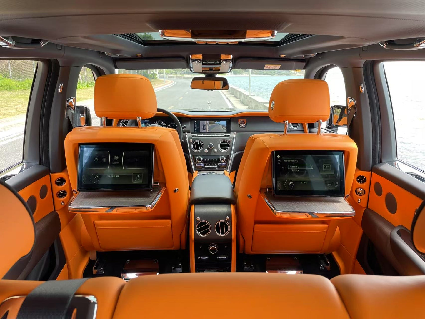 Rolls-Royce Cullinan - Private Chauffeur Service.