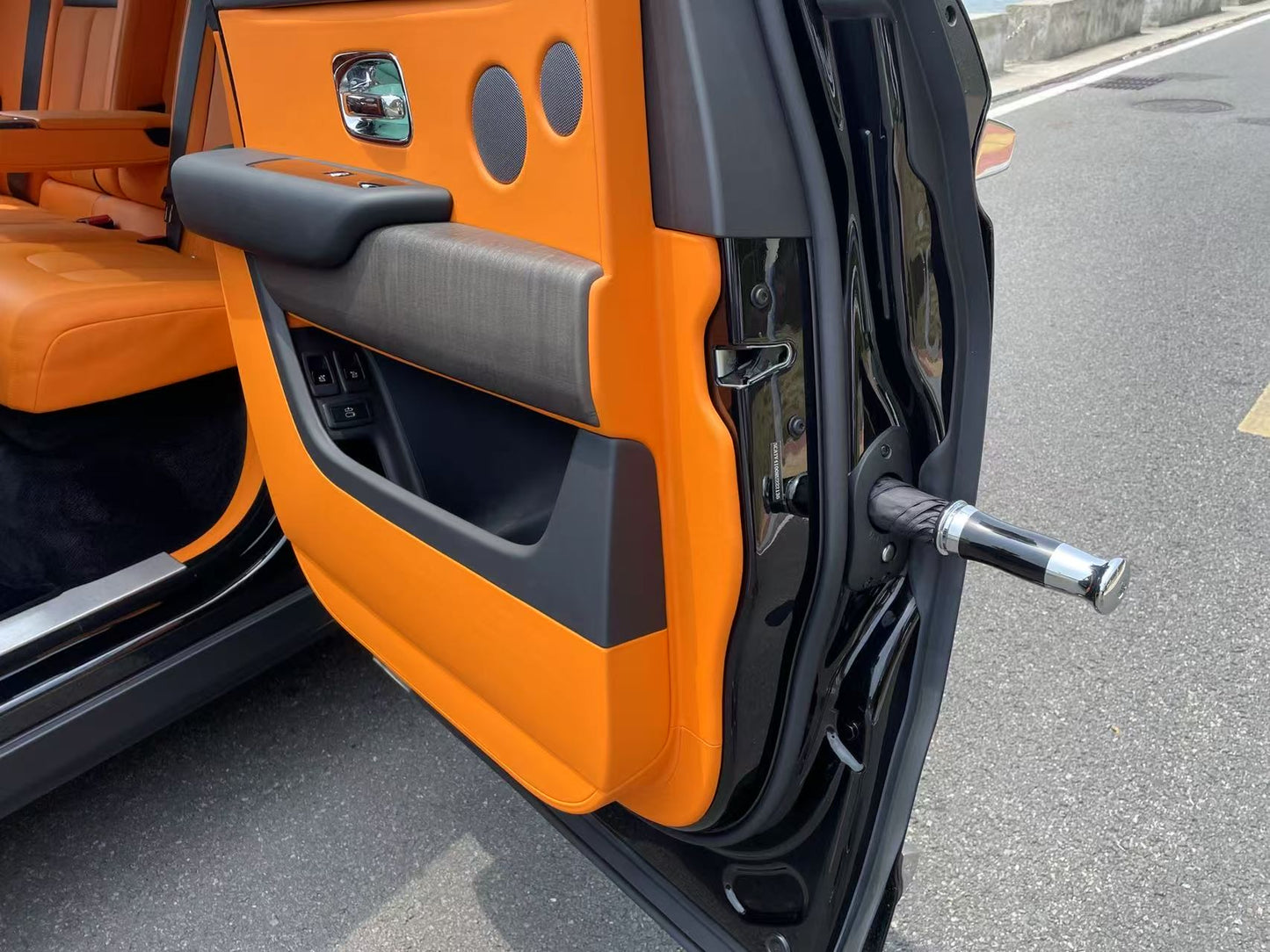 Rolls-Royce Cullinan - Private Chauffeur Service.