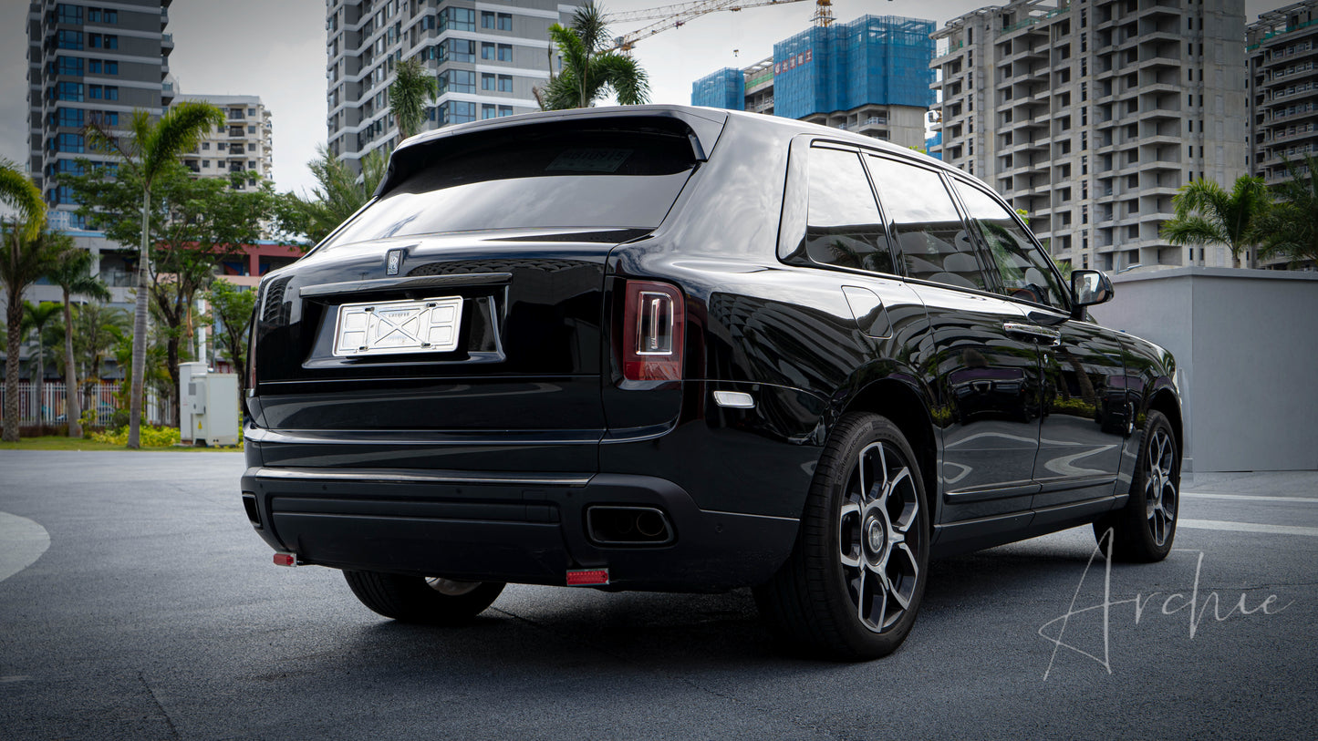 Rolls-Royce Cullinan BB - Private Chauffeur Service.