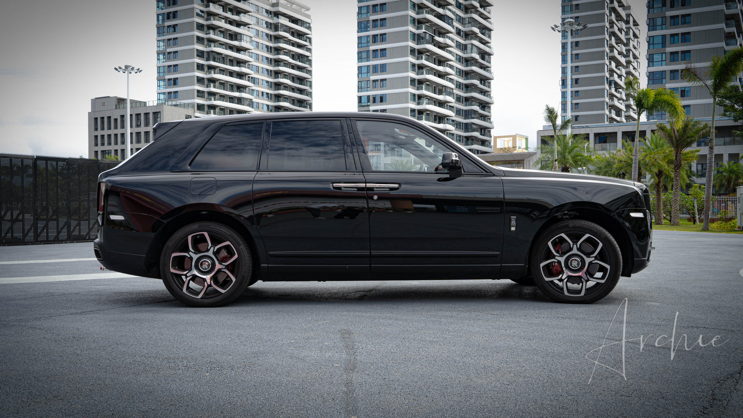 Rolls-Royce Cullinan BB - Private Chauffeur Service.