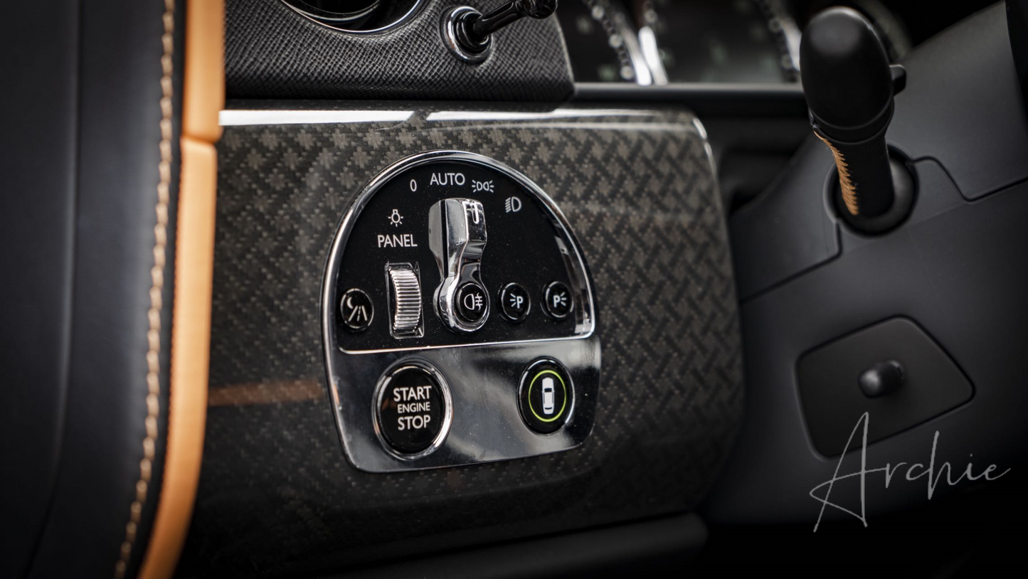 Rolls-Royce Cullinan Black Badge - Private Chauffeur Service.