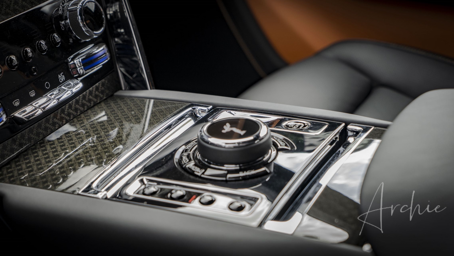 Rolls-Royce Cullinan Black Badge - Private Chauffeur Service.