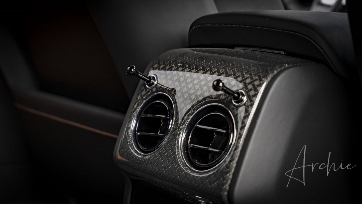 Rolls-Royce Cullinan Black Badge - Private Chauffeur Service.