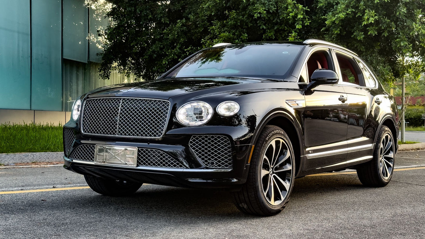 Bentley Bentayga Black - Private Chauffeur Service.