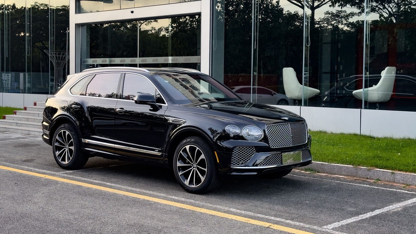 Bentley Bentayga Black - Private Chauffeur Service.