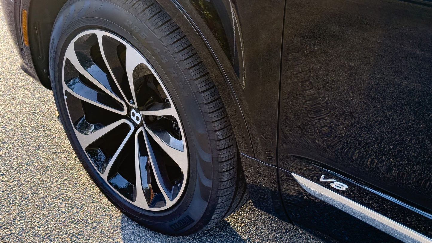 Bentley Bentayga Black - Private Chauffeur Service.