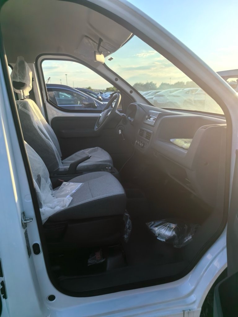 2026 Wuling Yangguang 440km Passenger Van Comfort Version, 9‑Seater