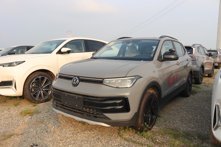 Volkswagen Tharu XR