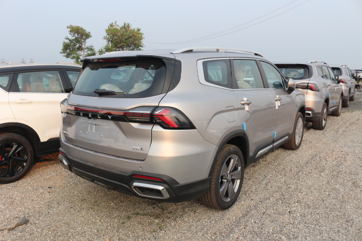 Geely Haoyue L