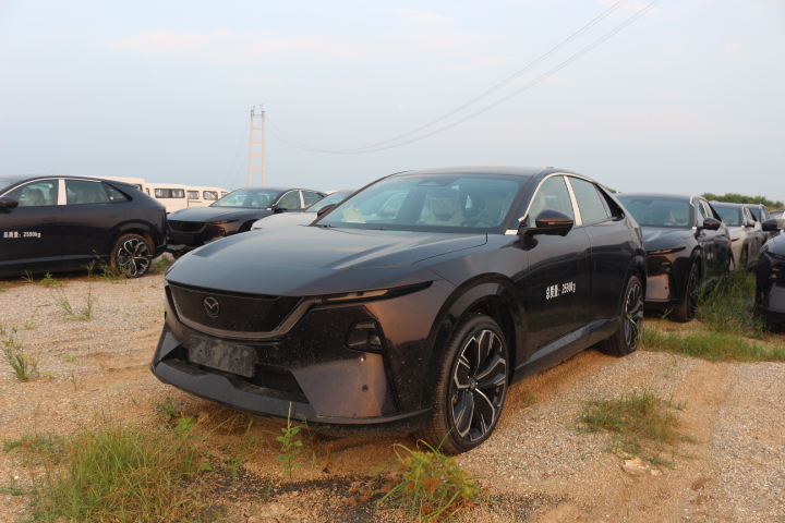 Mazda EZ‑60