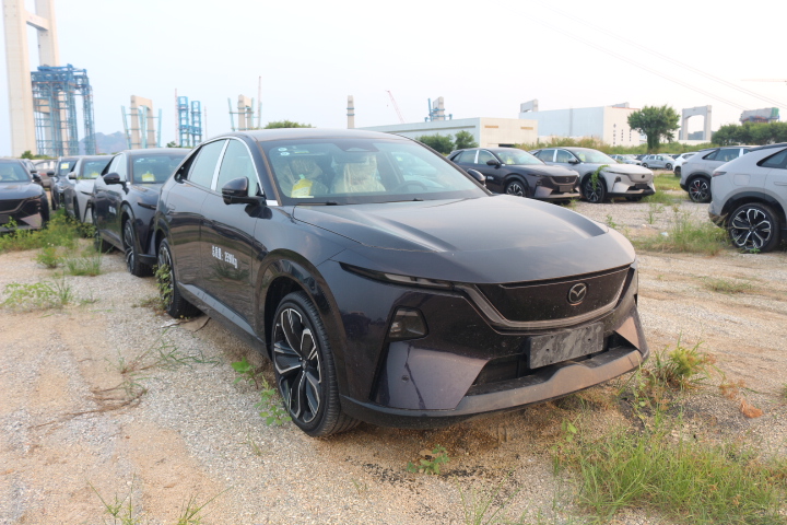Mazda EZ‑60