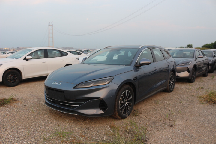 BYD Seal 06 DM-i Touring (Wagon)