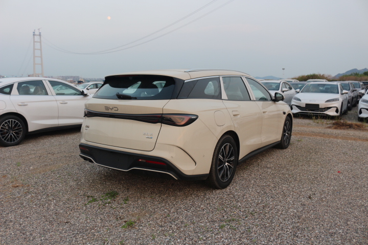 BYD Seal 06 DM-i Touring (Wagon)