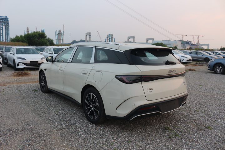 BYD Seal 06 DM-i Touring (Wagon)