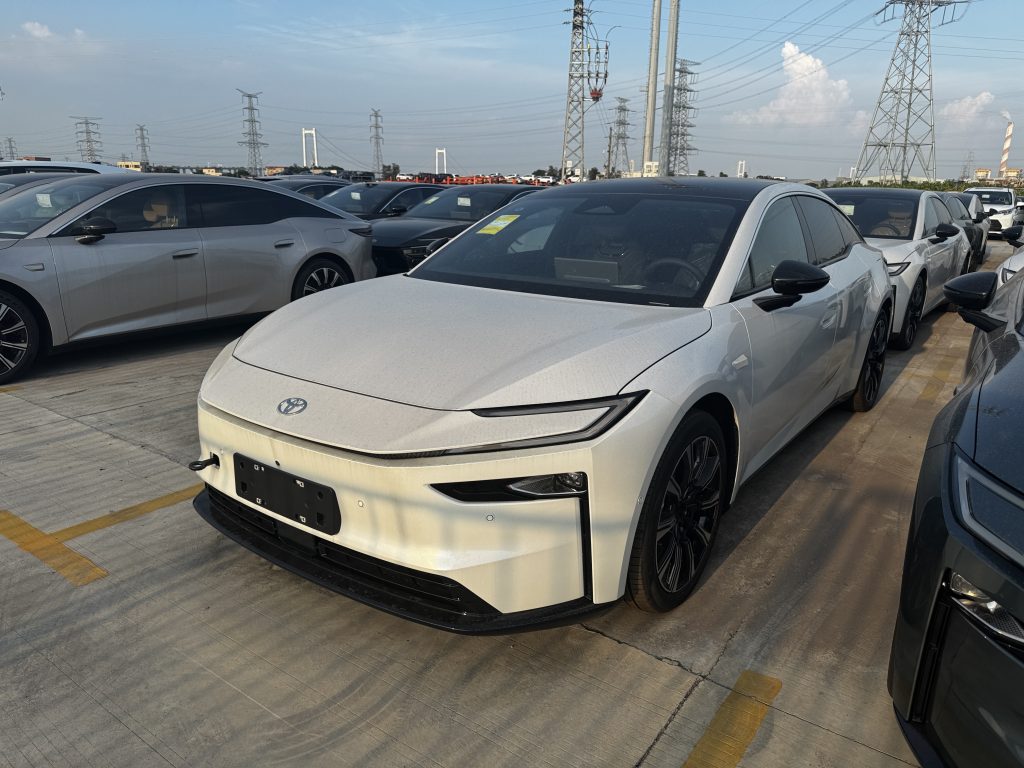 Toyota bZ7 Pure Electric