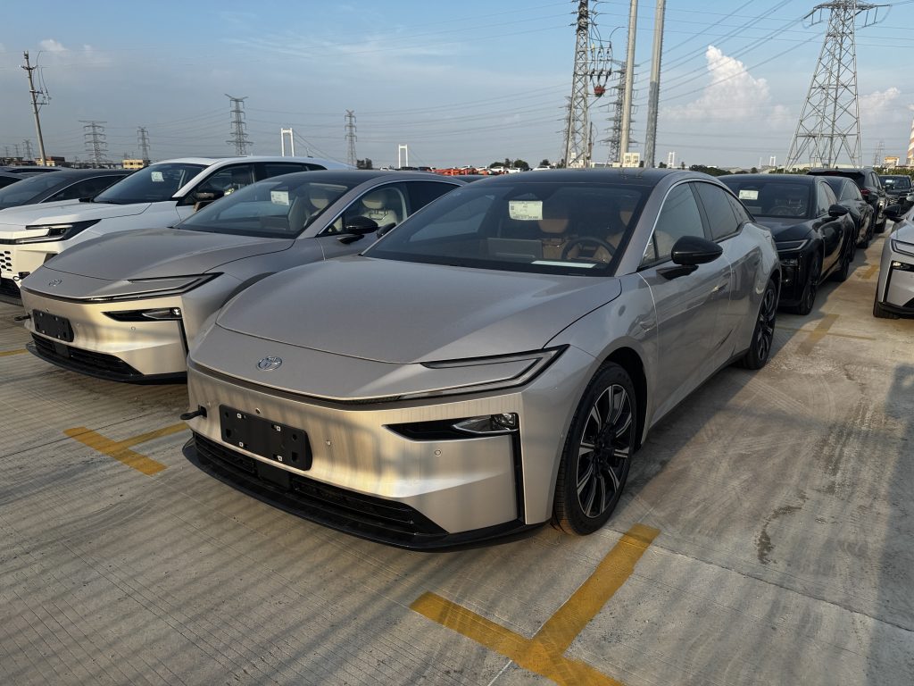 Toyota bZ7 Pure Electric