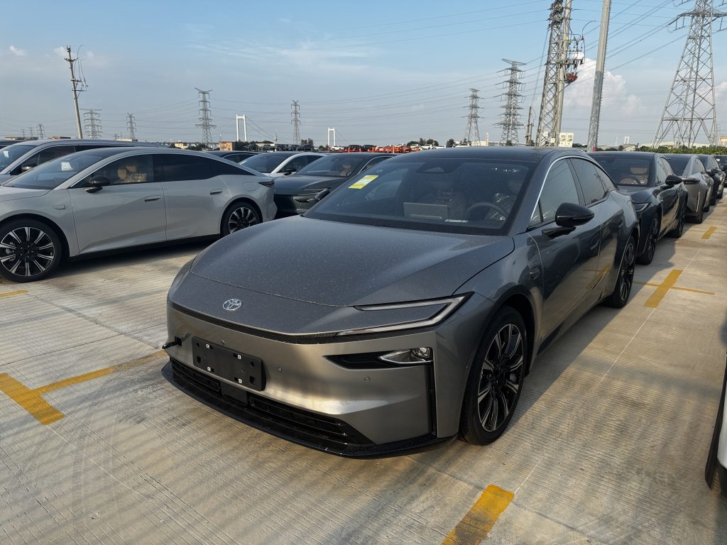 Toyota bZ7 Pure Electric