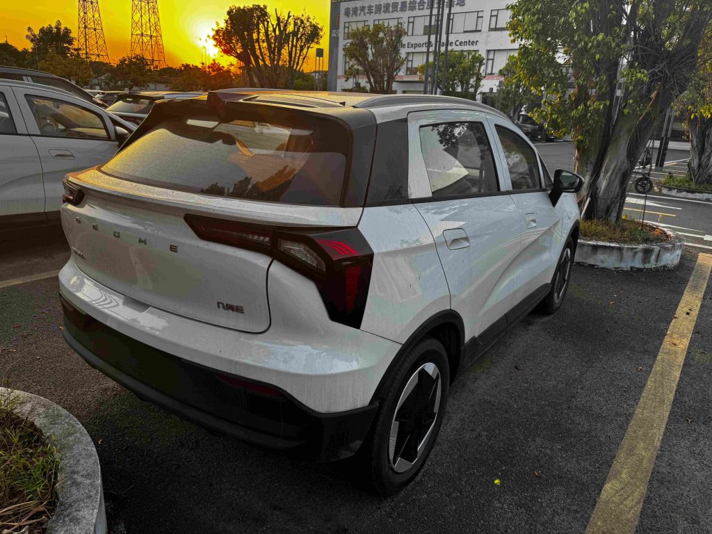 Geely Geometry E Firefly