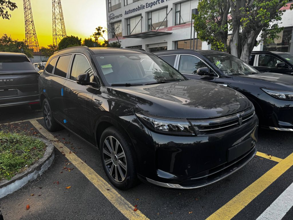 AITO M7 AWD