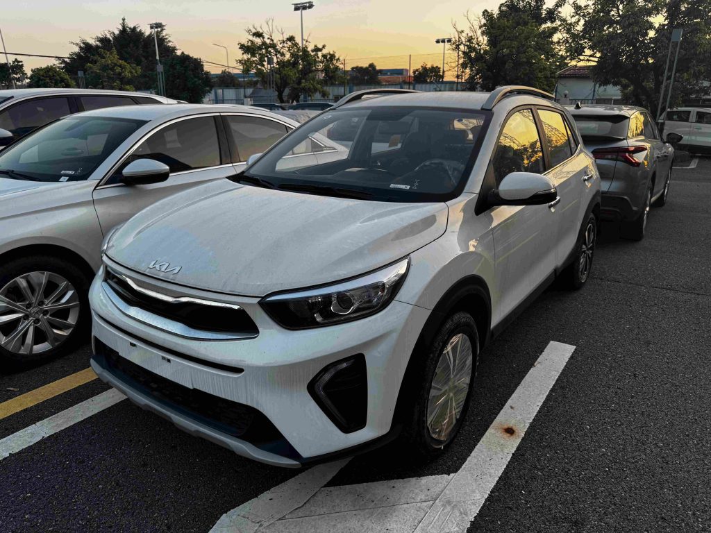 KIA KX1