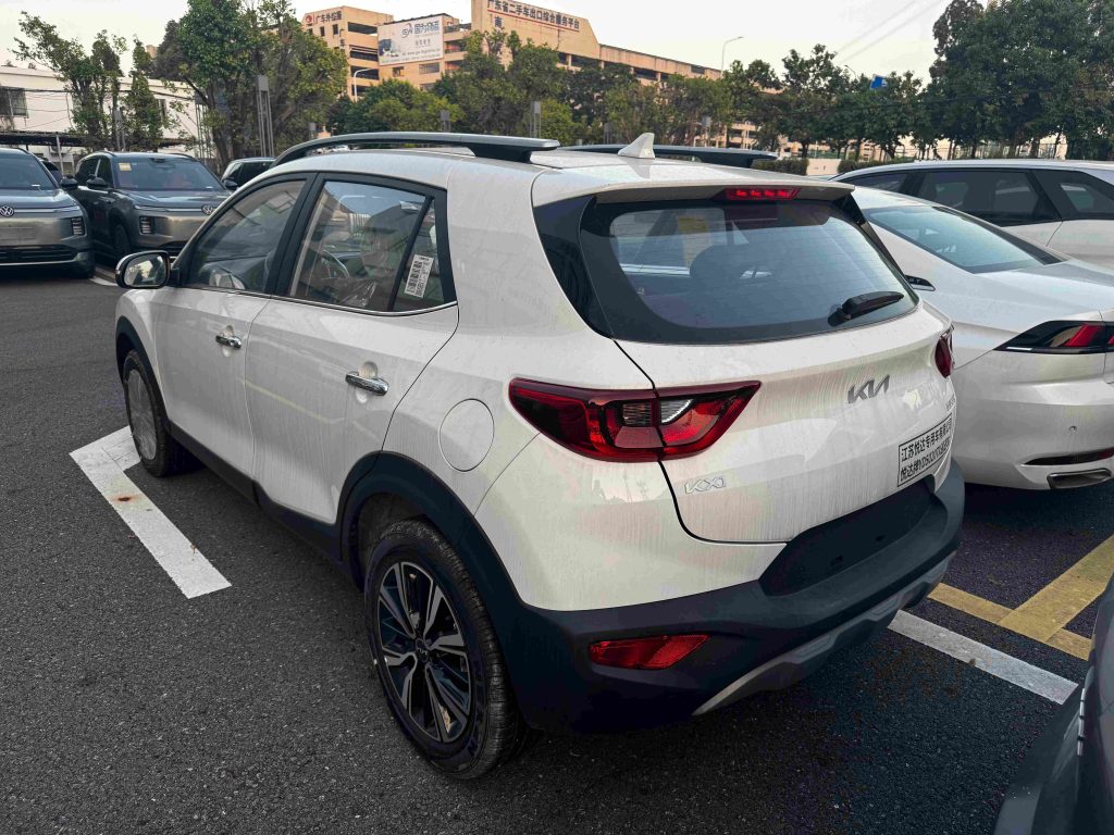 KIA KX1