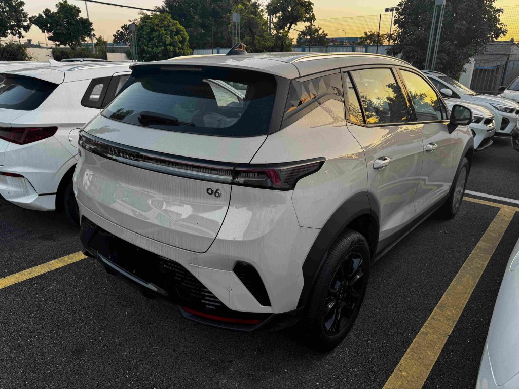 Lynk & Co 06 FWD Pure