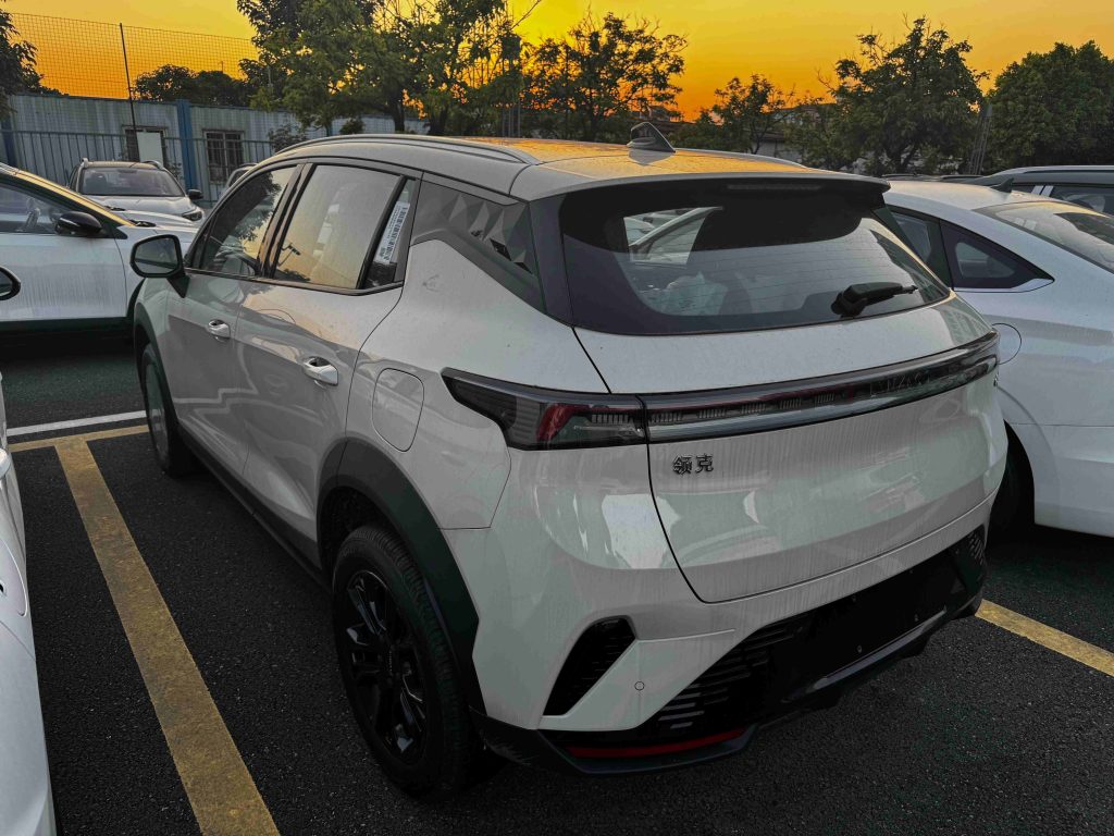 Lynk & Co 06 FWD Pure