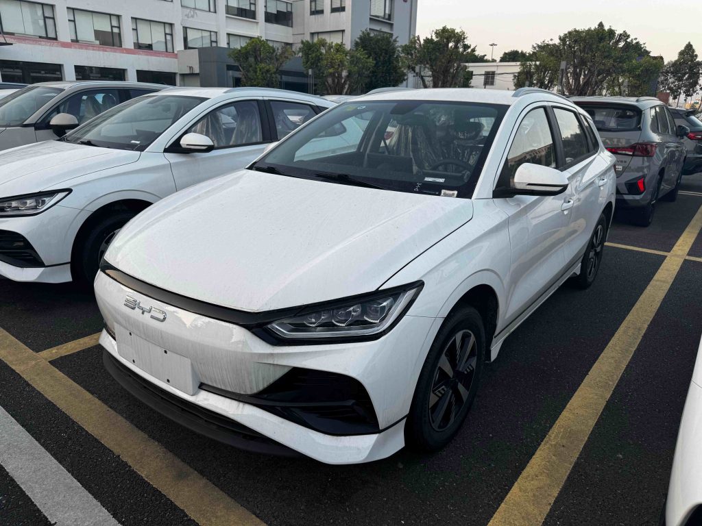 BYD E2