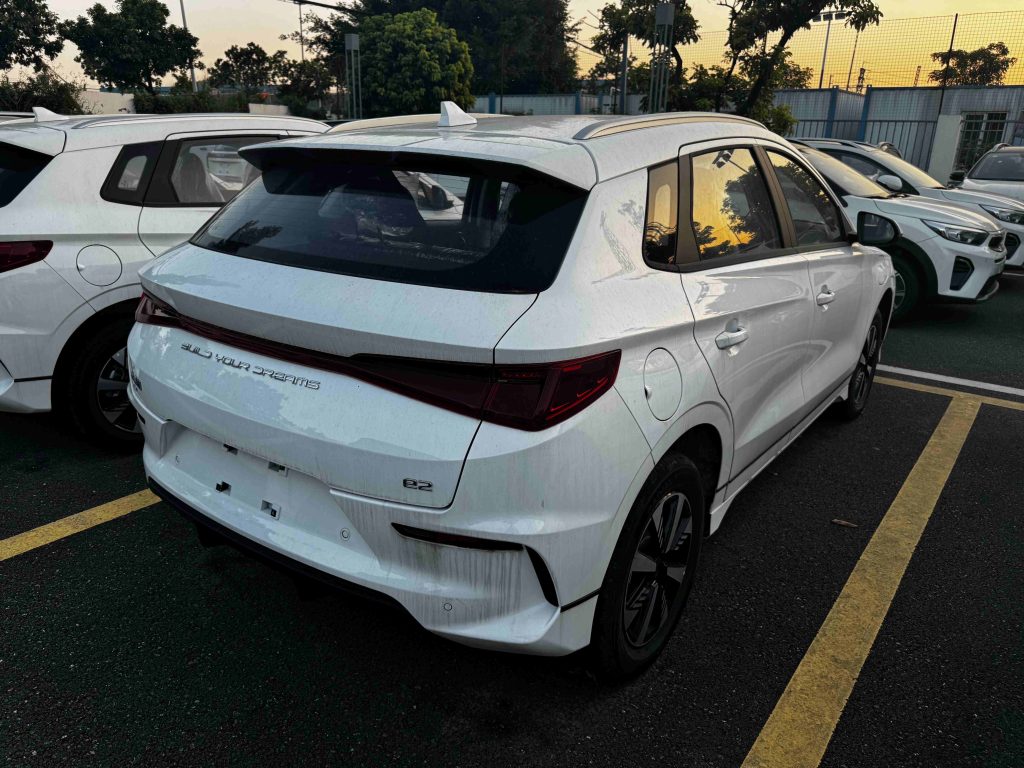 BYD E2