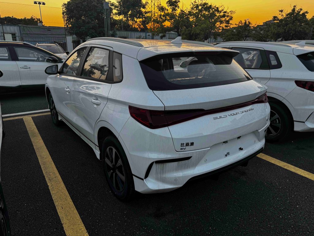 BYD E2