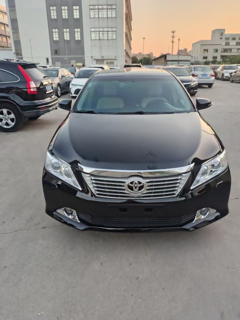 2013 Toyota Camry 2.0L AT Used Sedan, 150,000 km