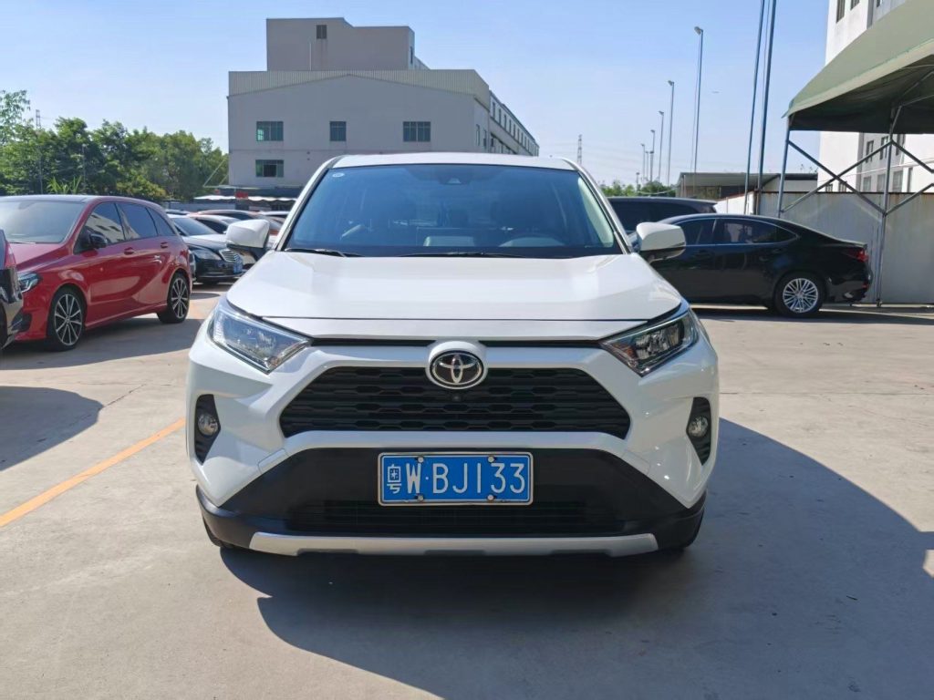 2020 Toyota RAV4 2.0L FWD Fashion Edition — Used, 76,000 km