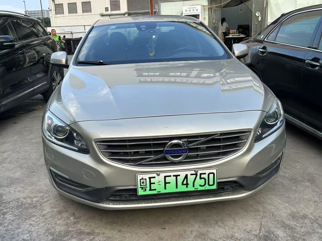 2017 Volvo S60L T4 Used Sedan, 90,000 km
