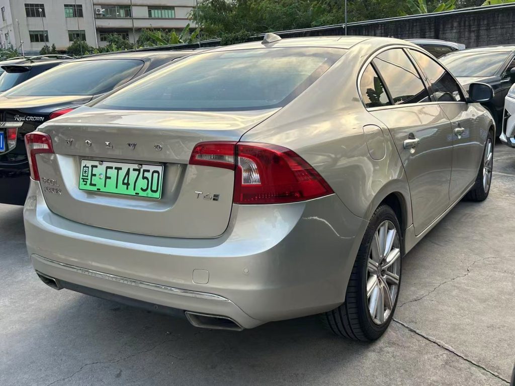 2017 Volvo S60L T4 Used Sedan, 90,000 km
