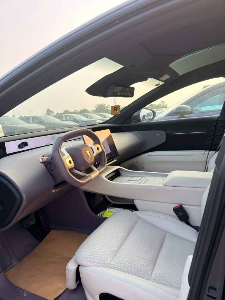 2025 AVATR 12 2026 Ultra AWD — Pre-Owned Flagship Electric Sedan