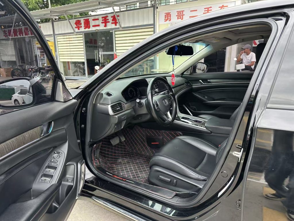 2019 Honda Accord 260 TURBO CVT Used Sedan, 70,000 km