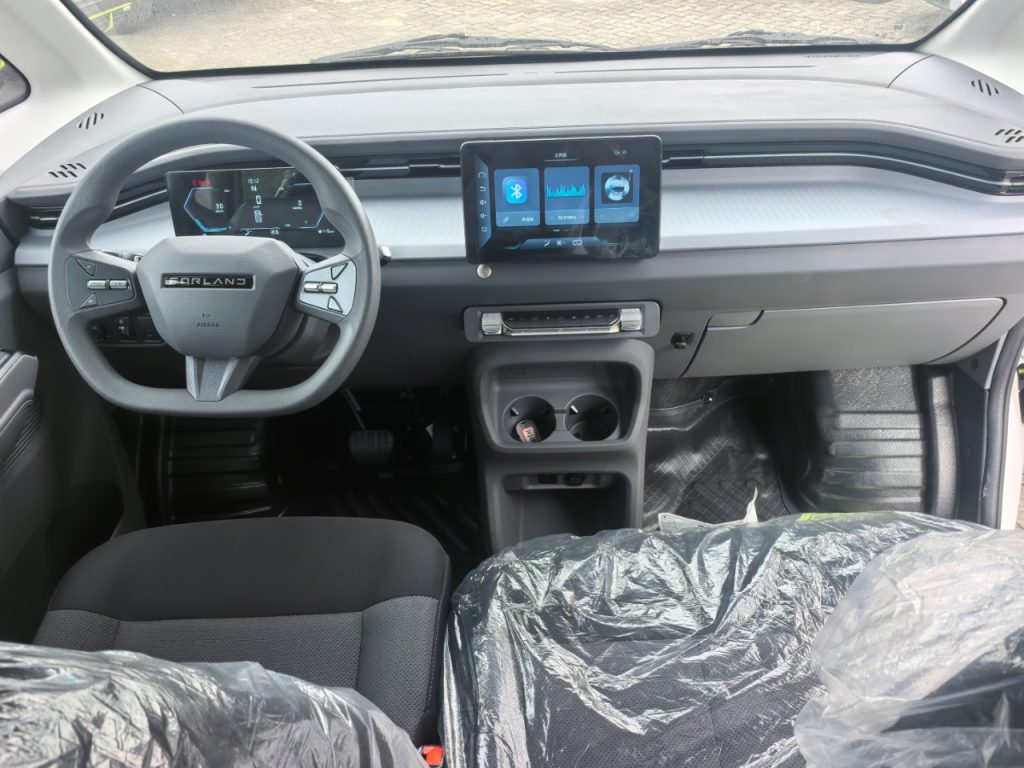 2027 Foton Xiangling U8 Passenger Van — 60.37kWh Semi-Solid State