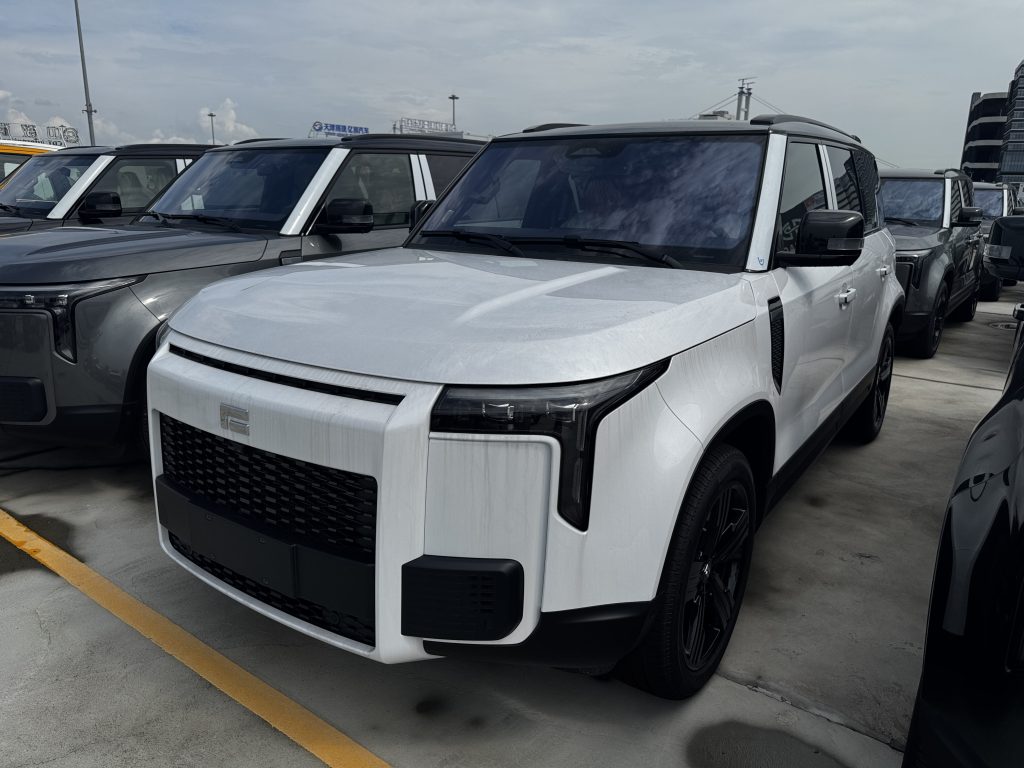 Rox 01 Other White 7 Seater