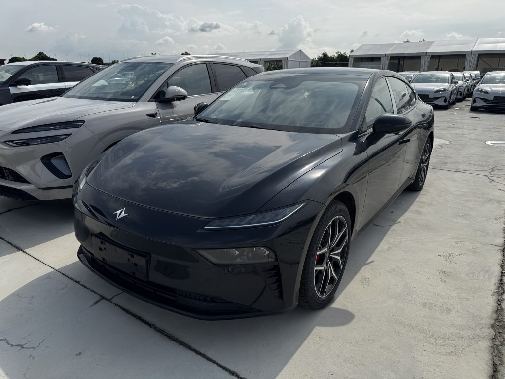 Dongfeng eπ 007