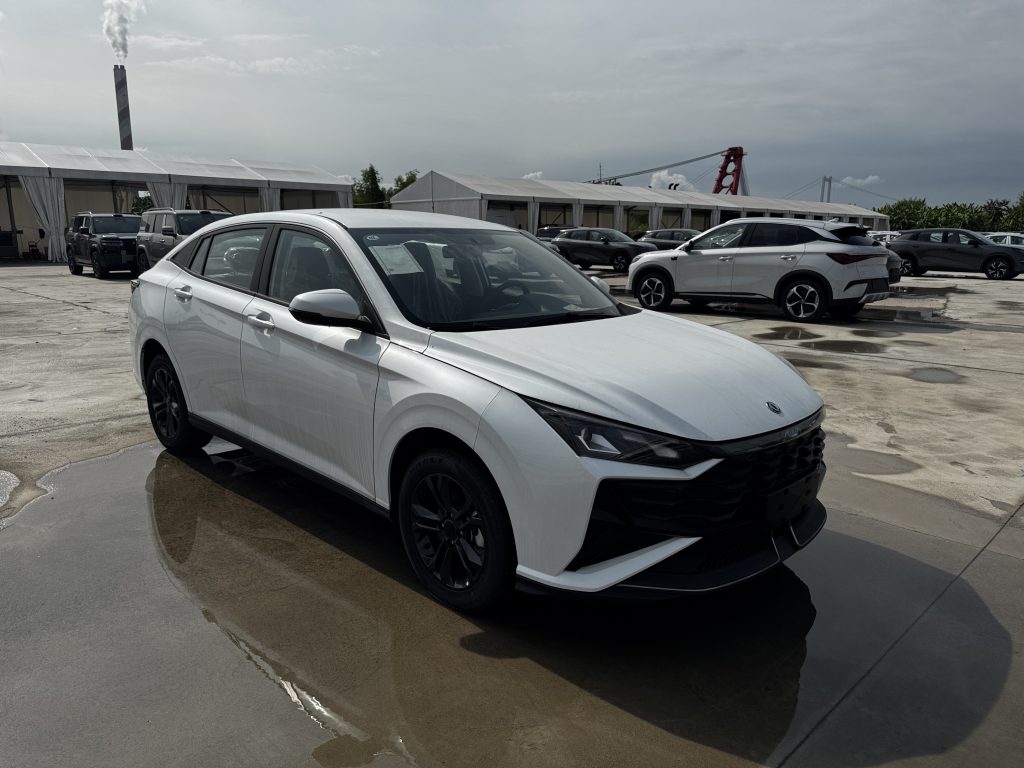 Dongfeng eπ 01
