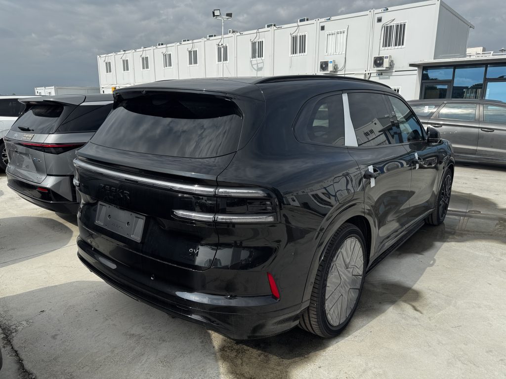 Zeekr 8X